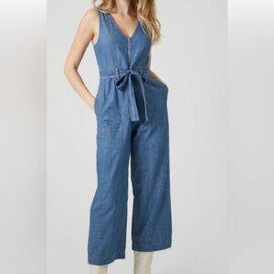 Forever 21 Denim Wide-Leg Jumpsuit Size Small